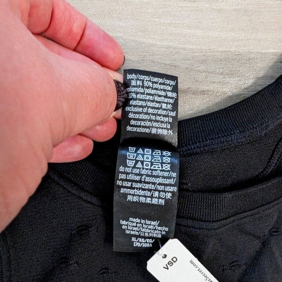 Victoria's Secret Sport Racer Back Cut Out Tank Top - Picture 7 of 7